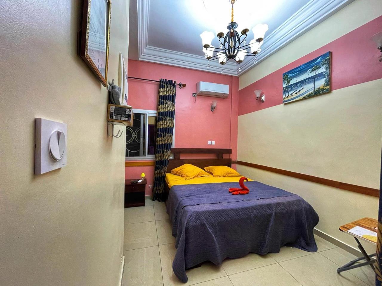 Chambre Meublee Biyem Assi Tkc ياوندي المظهر الخارجي الصورة