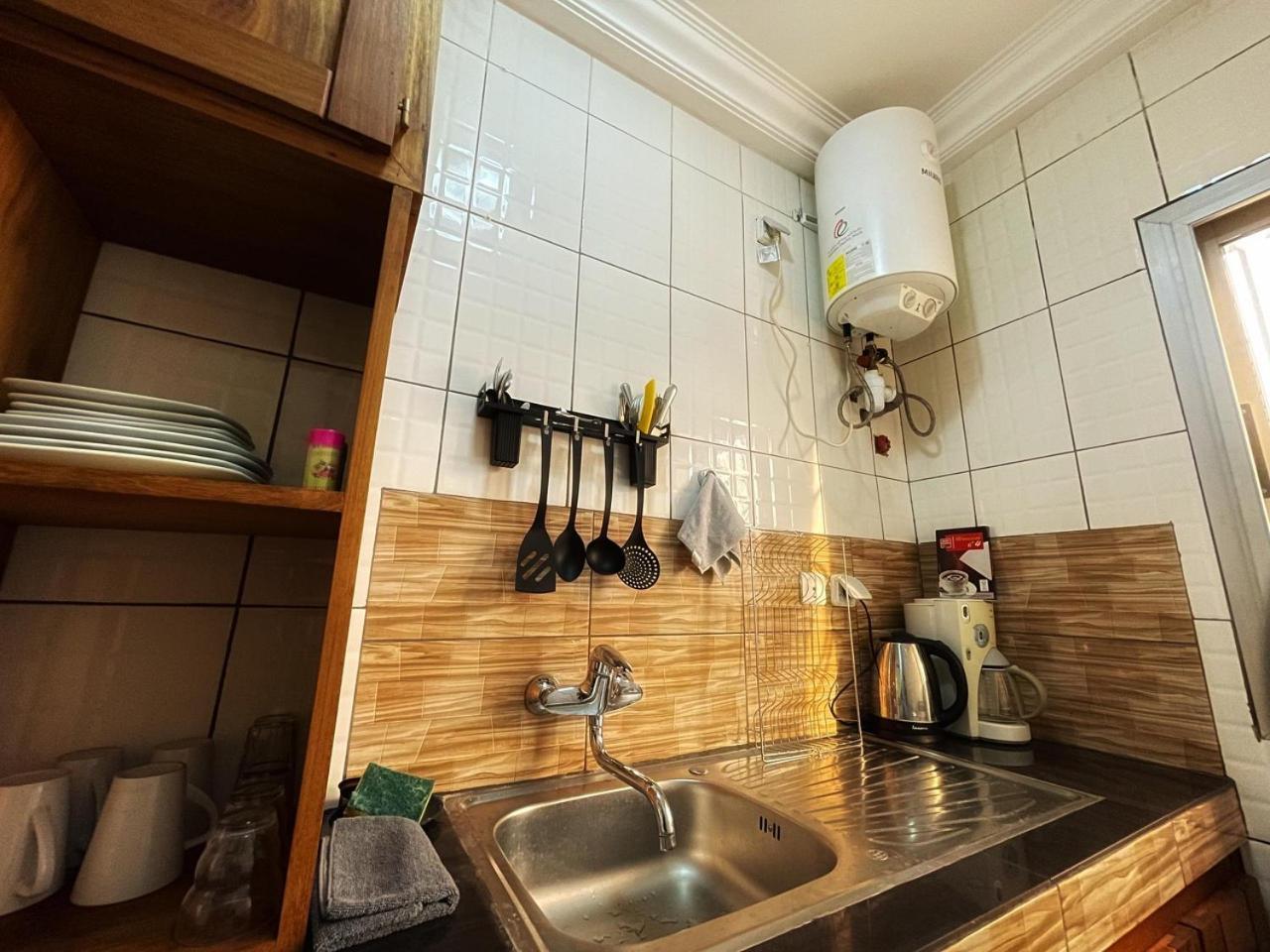 Chambre Meublee Biyem Assi Tkc ياوندي المظهر الخارجي الصورة